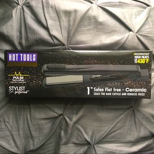 🖤Hot Tools 1” Ceramic flat iron🖤